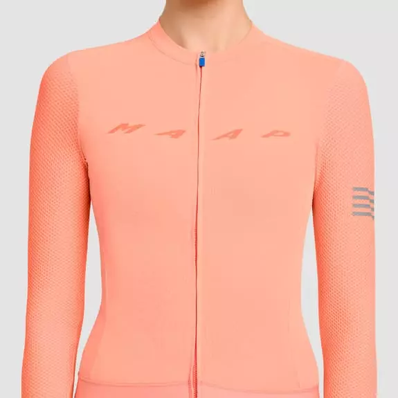 Maglia MAAP Evade Pro Base Manica Lunga Rosso Corallo Chiaro Donna 5 Maglia MAAP Evade Pro Base Manica Lunga Rosso Corallo Chiaro Donna - immagine 5